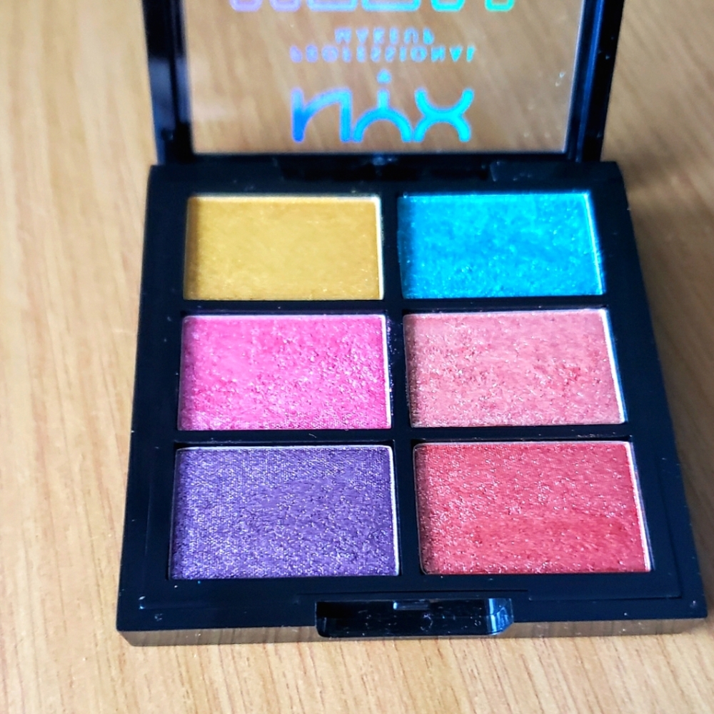 NYX Metal Play pallet with six beautiful pigments
